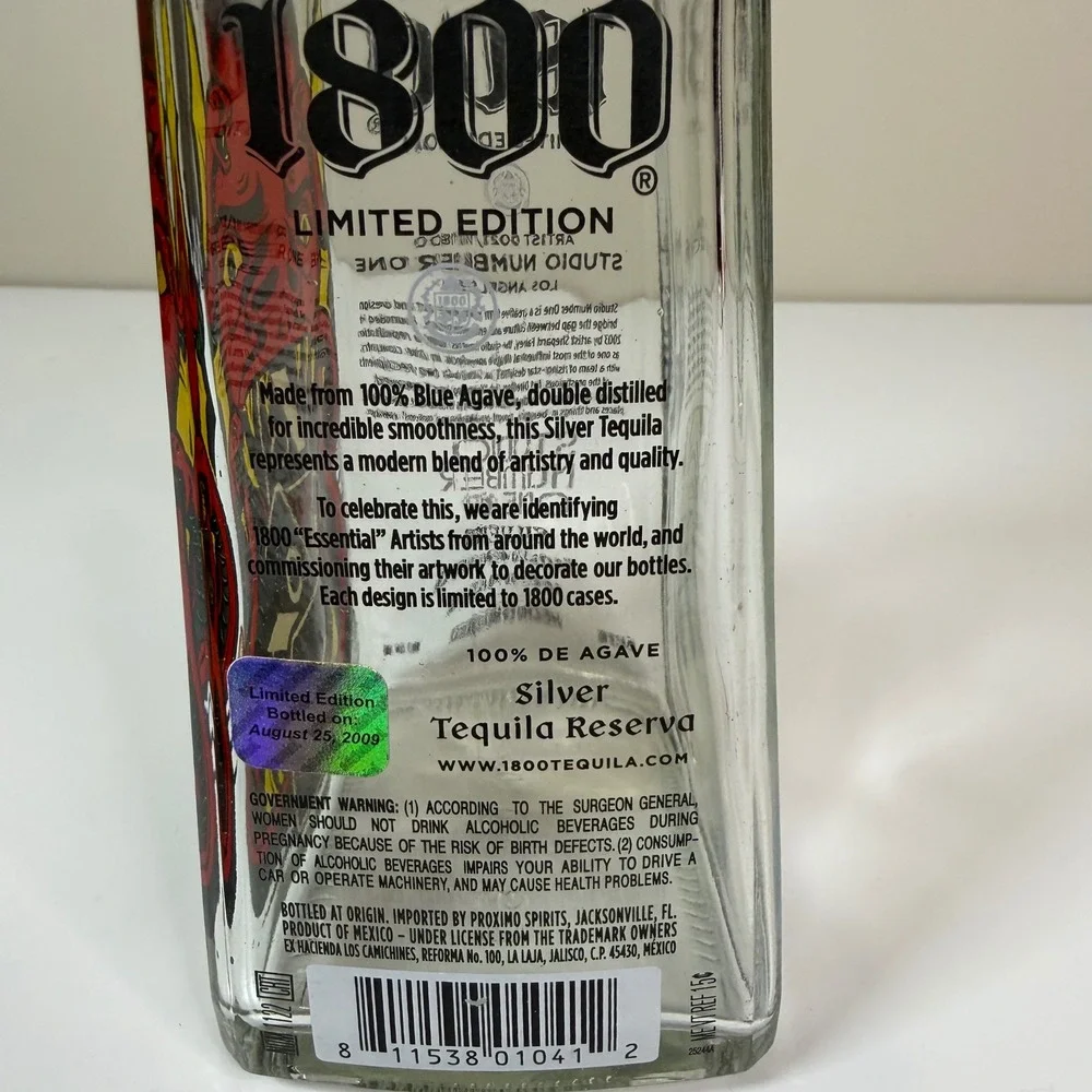 1800 Essential Silver Tequila Bottle Limited Edition Studio Glass Decanter‎